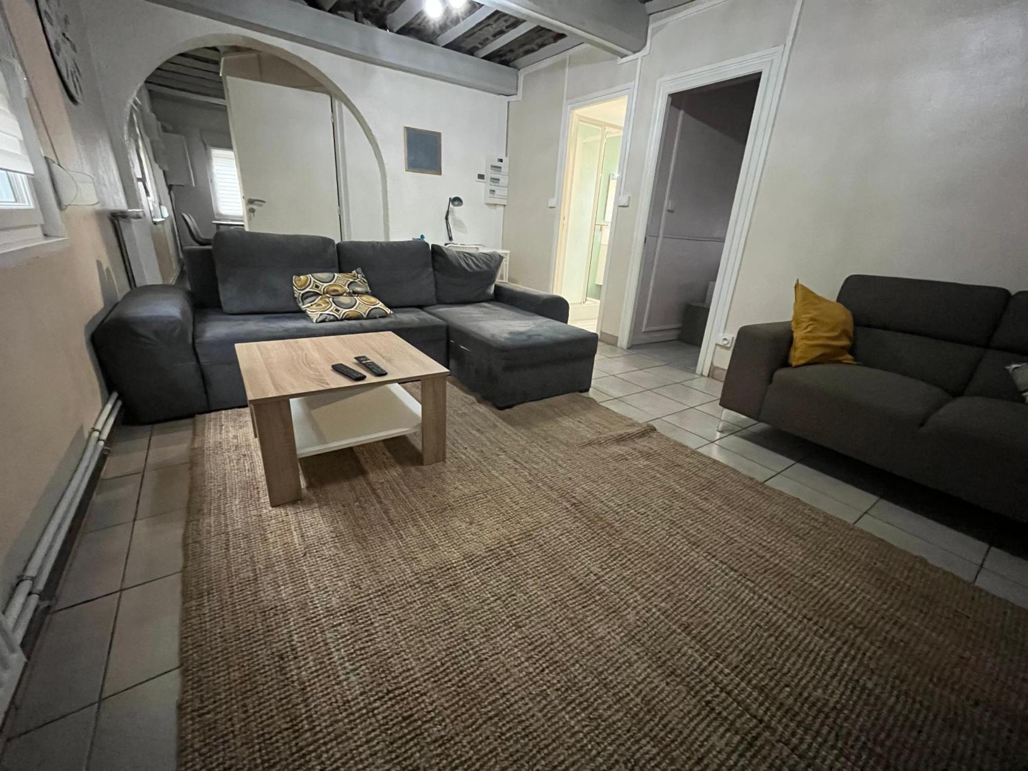 Appartement De Charme 40M2 Proche Centre Hospitalier Valenciennes Luaran gambar